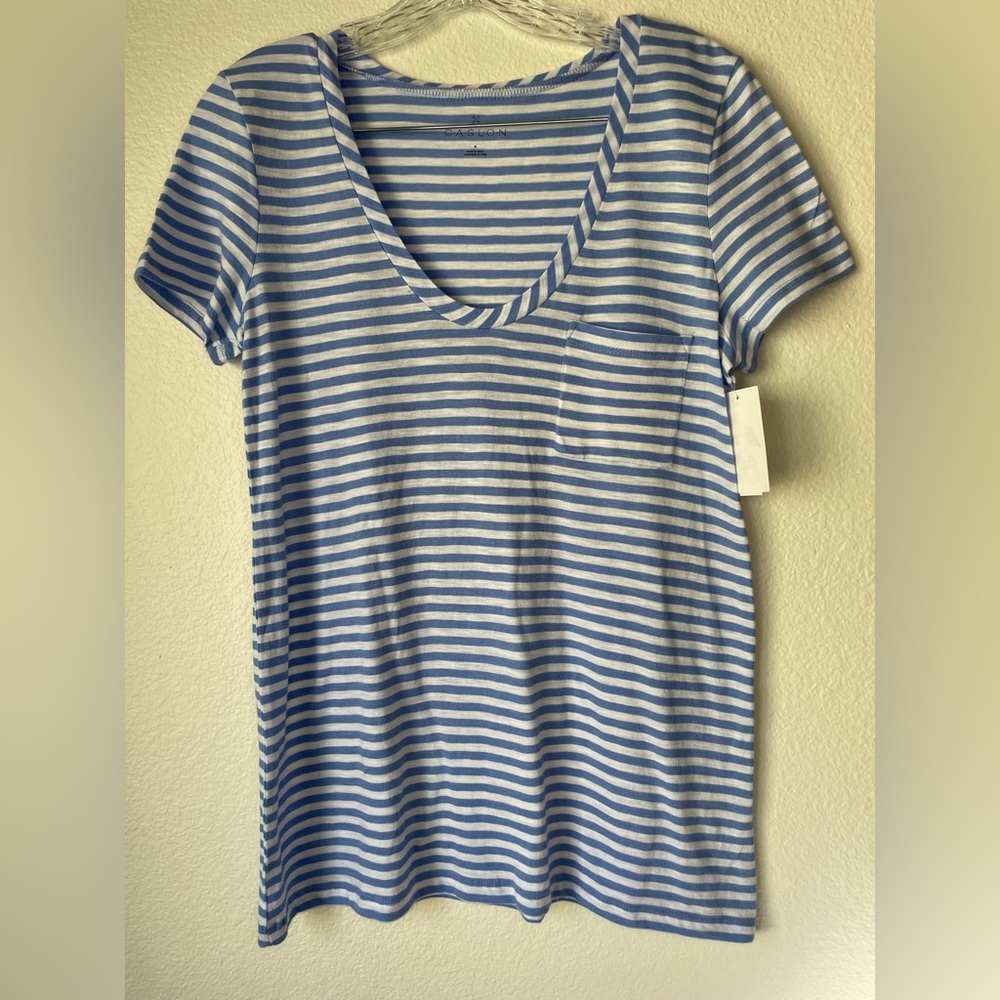 BLUE/WHITE ROUNDED V-NECK SHORT SLEEVE T-SHIRT /CASLON